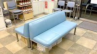 すず薬局柳原店の待合スペース
