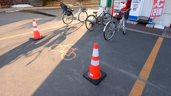 調剤薬局ツルハドラッグ旭川7条店の駐輪場
