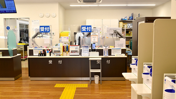 日本調剤 自治医大前薬局の受付/カウンター