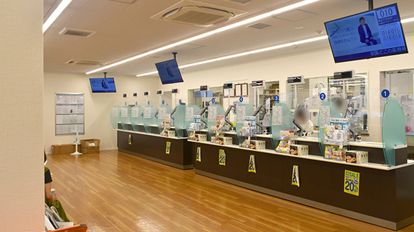 日本調剤 自治医大前薬局の受付/カウンター