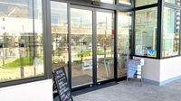 そうごう薬局 南船橋駅前店の入口