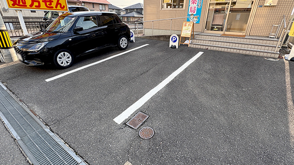 ベル調剤薬局の駐車場