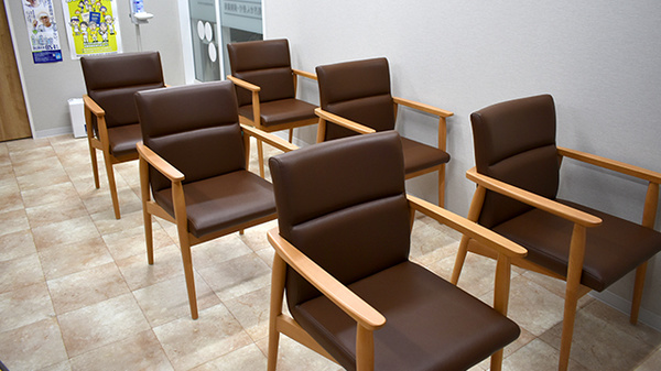 ラポール薬局 新屋敷店の待合スペース