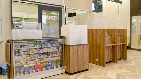 コクミン薬局　ボンラパス百道店の受付/カウンター