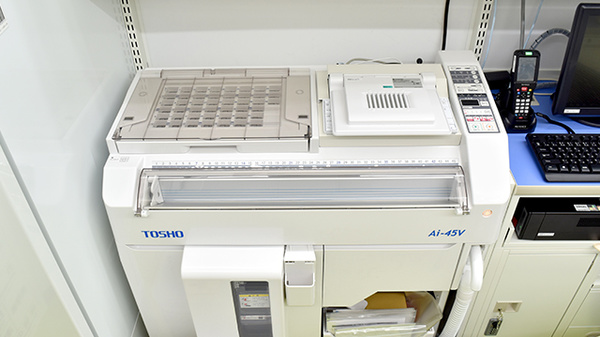 コクミン薬局　東花園駅前店の調剤器具
