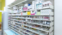 調剤薬局ツルハドラッグ仙台東中田店の薬棚