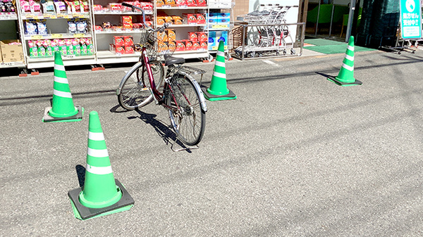 ドラッグセイムス川崎出来野薬局の駐輪場