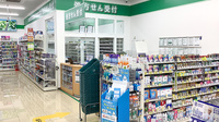 ドラッグセイムス厚木下川入薬局の入口