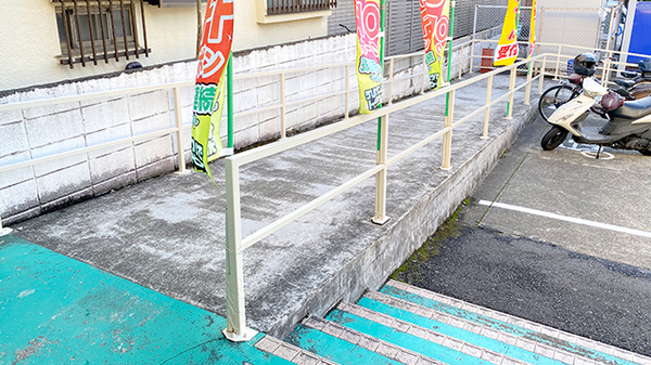 ドラッグセイムス足立扇薬局のバリアフリー設備