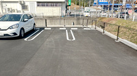 かめのこ薬局の駐車場