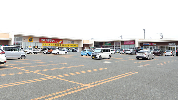 調剤薬局ツルハドラッグ盛岡みたけ北店の駐車場