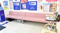 アカカベ薬局　中川店の待合スペース