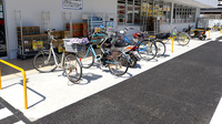 スギ薬局 久代店の駐輪場