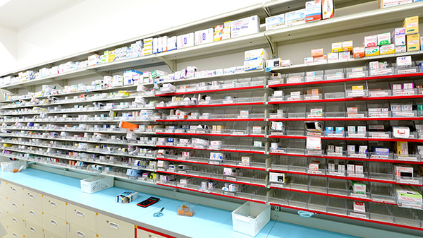 スギ薬局 松原天美西店の薬棚