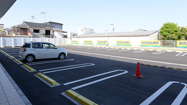 スギ薬局 松原天美西店の駐車場