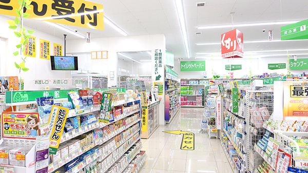 スギ薬局 下井草店の入口