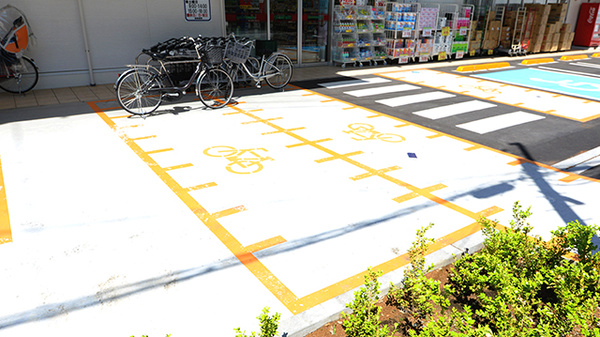 スギ薬局 下井草店の駐輪場