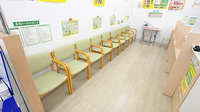 スギ薬局 厚木一番街店の待合スペース