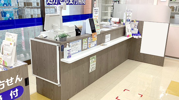 マルエ薬局吉井店の受付/カウンター