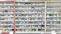 コスモス調剤薬局 名駅東店の薬棚