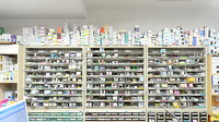 福江薬局本店の薬棚