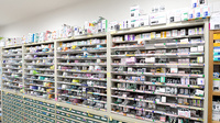 福江薬局松山店の薬棚