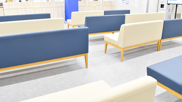 I&H吉野川薬局の待合スペース