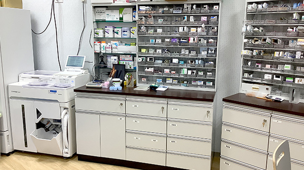 まごころ薬局　横浜店の調剤室
