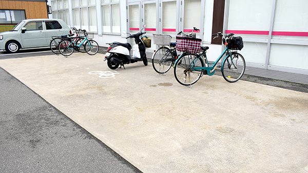 コスモス調剤薬局　野方店の駐輪場