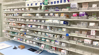 ココカラファイン薬局　東戸塚店の薬棚