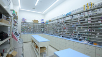 調剤薬局ツルハドラッグ刈谷一ツ木店の薬棚