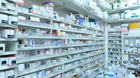 調剤薬局ツルハドラッグ馬見ケ崎店の薬棚