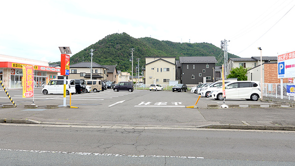 調剤薬局ツルハドラッグ福島丸子店の駐車場