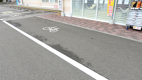 調剤薬局ツルハドラッグ福島丸子店の駐輪場