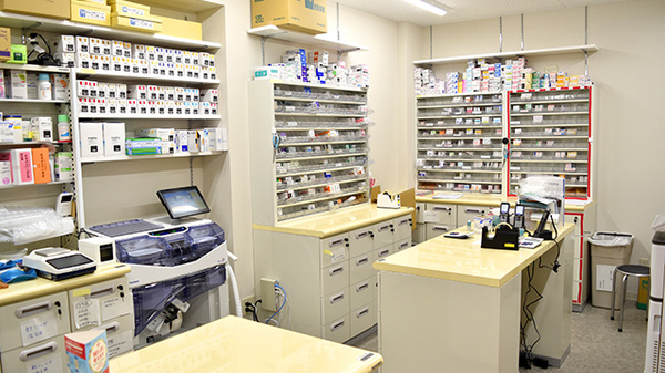 プラザ薬局　山本西店の調剤室