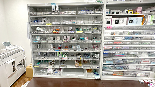 ウェルカム薬局の薬棚