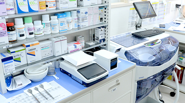 調剤薬局ツルハドラッグ沼ノ端店の調剤器具