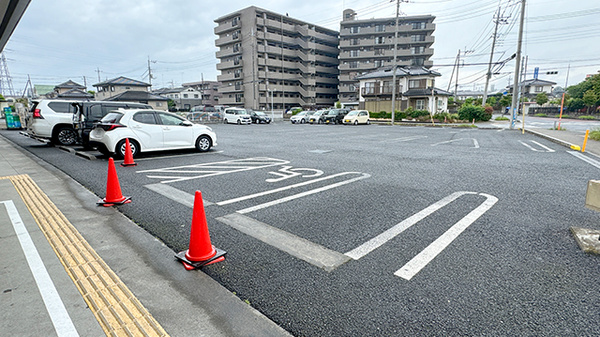 セキ薬局　武蔵藤沢店の駐車場