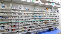 スギ薬局 八千代東店の薬棚