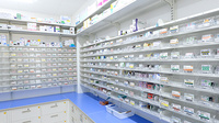 スギ薬局 南元宿店の薬棚