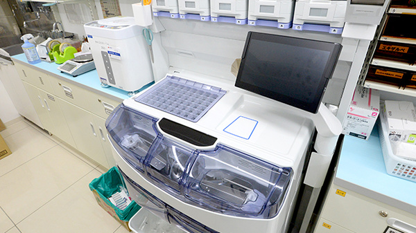 スギ薬局 垂水駅前店の調剤器具