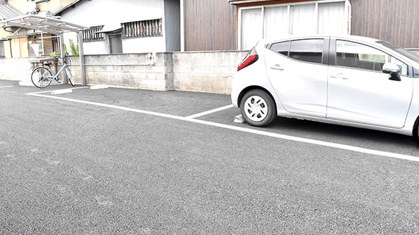 あおぞら薬局の駐車場