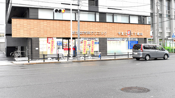 アカカベ薬局　今里店の外観