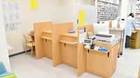 アカカベ薬局　今里店の受付/カウンター