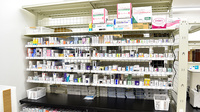 ユタカ薬局　膳所の薬棚