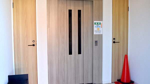 わかば薬局　上尾川店のエレベーター