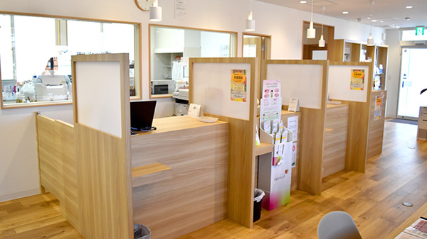 わかば薬局　上尾川店の受付/カウンター