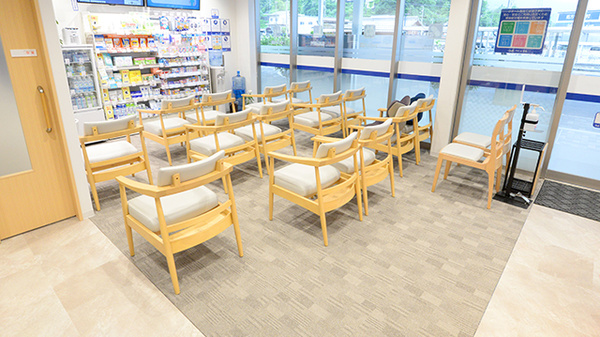 クオール薬局四国中央2号店の待合スペース