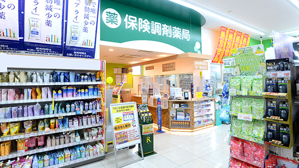 調剤薬局ツルハドラッグ手稲富丘店の入口