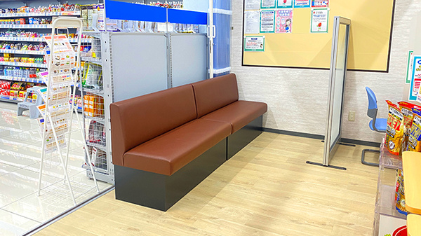 セキ薬局　伊奈栄店の待合スペース